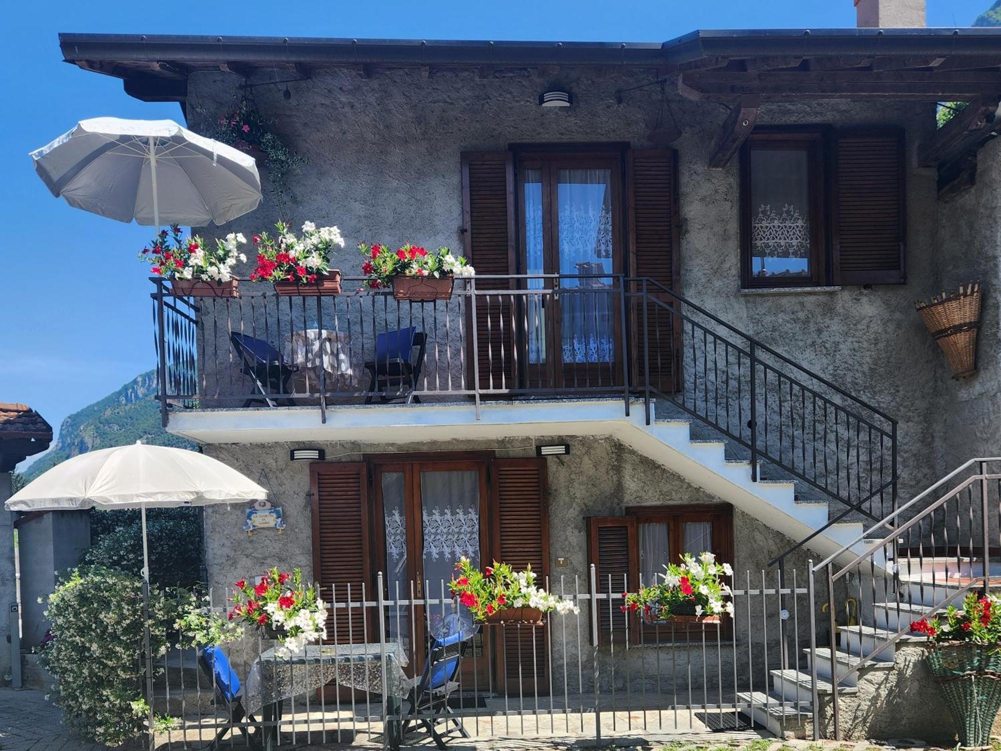 Laura'S Cottage With Lake View, Detached, 5 Kilometers From Varenna Lierna Exterior foto