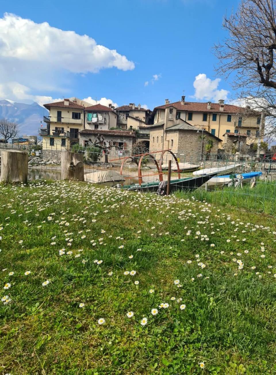 Laura'S Cottage With Lake View, Detached, 5 Kilometers From Varenna Lierna Exterior foto