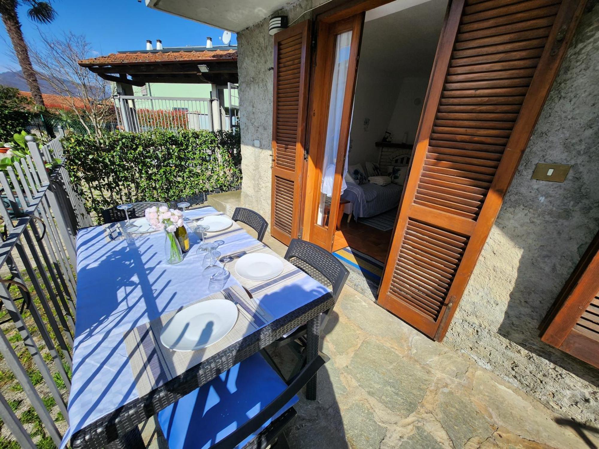 Laura'S Cottage With Lake View, Detached, 5 Kilometers From Varenna Lierna Exterior foto